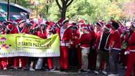 Desfile benéfico de Papá Noel en Tokio