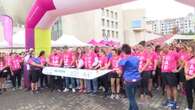 La 'marea rosa' recorre Bilbao con 10.000 participantes en la lucha contra el cáncer de mama