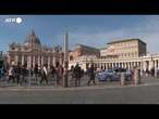 Papa ricoverato, terza domenica senza Bergoglio: poca gente a San Pietro