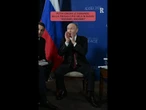 Putin ignora le domande sulla tregua e poi urla in russo: "Andiamo, andiamo"