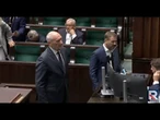 Awantura w Sejmie. Hołownia nie chce dopuścić do głosu Macierewicza!