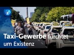 Zahlreiche Streiks bundesweit: Taxifahrer:innen protestieren gegen Uber und Co.