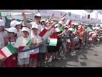 Mattarella a Genova accolto da bambini che sventolano tricolore, poi gli onori militari con Crosetto