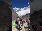 Valanga di neve sul massiccio dell'Annapurna, in Nepal: escursionisti salvi