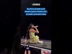 Katy Perry dá selinho em fã durante a música "I Kissed a Girl", nos EUA