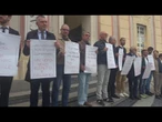 GENOVA, il flash mob dei maschi contro la VIOLENZA SULLE DONNE: "Un uomo vero rispetta e collabora"