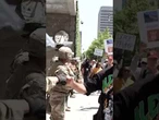 Oficiales de Georgia usan gas lacrimógeno para mantener a los manifestantes