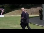 G7 Evian, i leader in posa per la foto di gruppo. Tra gli altri, Trump, Meloni e Macron