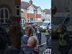 Policja wycofuje się w Southampton. Tłum po śmierci Henry’ego Nowaka wściekły