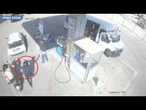Cinque distributori di benzina rapinati in 2 ore nel Napoletano, due arresti