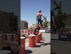 Toni Bou se catapulta con el récord Guinness de saltos sobre una rueda en moto de trial
