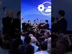 “Grazie a Pier Silvio che per questa serata speciale ha voluto i Pooh, ha voluto noi”