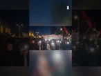 Roma torna in piazza per Gaza, i manifestanti cantano Bella ciao: "Siamo in cinquemila"