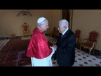 Papa Leão XIV se encontra com presidente palestino Abbas pela 1ª vez | AFP
