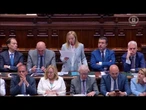 Meloni: Ue non può essere competitiva con regolamenti inutili che pesano come un masso sulle spalle