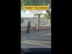 Un prete coi pattini