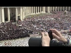 Messa di inizio del Pontificato di Papa Leone XIV, piazza San Pietro applaude al nuovo Pontefice