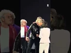 John Travolta vestito da Danny Zuko sorprende i fan a Los Angeles