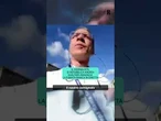 Il giornalista di Repubblica Andrea Gualtieri annuncia la fumata bianca in diretta