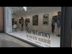 Exposição com fotos de Paul McCartney mostra ascensão da Beatlemania | AFP