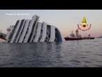 Il naufragio della Costa Concordia, 13 anni fa, davanti all'Isola del Giglio