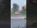 I vigili del fuoco salvano sette ragazzi rimasti bloccati nel fiume Piave dopo una piena improvvisa