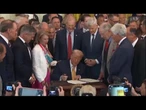 Trump firma legge anti fentanyl tra le famiglie delle vittime alla Casa Bianca