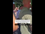 Luca Marsella di Casapound lancia l'acqua contro un giornalista a Roma