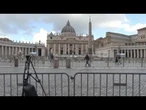 Conclave 2025, giornalisti e troupe da tutto il mondo in attesa delle fumate dalla Cappella Sistina