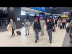 Flotilla, cori e abbracci a Roma per gli ultimi italiani liberati in Israele