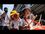 Parade colorée ouvre le Festival des petits pains de Cheung Chau