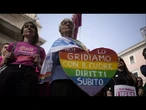 L'Italie vient-elle d'adopter une loi anti-LGBTQ+ sur le recours aux mères porteuses ?