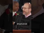 Il rettore di Harvad sfida Trump con un discorso alla cerimonia delle lauree