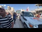 Gaza, autobus carichi di palestinesi liberati da Israele arrivano a Khan Yunis