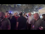 Elly Schlein augura 'Buon appetito' ai partecipanti alla Festa dell'Unità a Roma