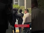 "Mi hai mancato di rispetto": Cardi B lancia una penna contro un giornalista
