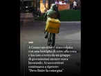 Rider ferito alla testa da un gruppo di giovanissimi: “Fatemi fare la consegna”