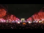 Léa Seydoux allume les lumières de Noël des Champs-Élysées, Paris ouvre la saison des fêtes
