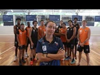 Primeira treinadora no basquete masculino brasileiro quer servir como inspiração | AFP