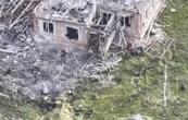 Un video muestra a soldados rusos reteniendo a prisioneros de guerra ucranianos