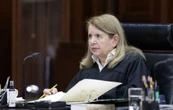 Ministros acuerdan seguir usando toga y ser una “Corte itinerante”