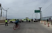 Frenan militares y antimotines a ciclistas que rechazan ampliación de puerto en Ensenada