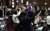 En medio de protestas de periodistas, Congreso de Michoacán aprueba tipificar la apología del delito