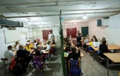 Niños de Ucrania inician el año escolar en aulas subterráneas para evitar las bombas rusas