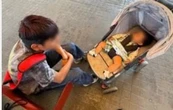 Encuentran a niño de 12 años viajando solo con un bebé de 8 meses: “Mi hermano lloraba de hambre