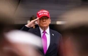 Trump arremete contra militares transgénero en discurso de graduación de West Point