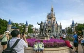 Disney suspende a trabajadores venezolanos tras perder estatus de protección