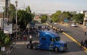 Desaparece normalista de Michoacán; realizan bloqueos para exigir su localización