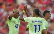 Raphinha y Yamal marcan y el Barcelona inicia la defensa del título de La Liga venciendo al Mallorca