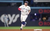 Con HR y 3 producidas de  Kirk, Toronto apaleó 11-4 a los Dodgers (Video)